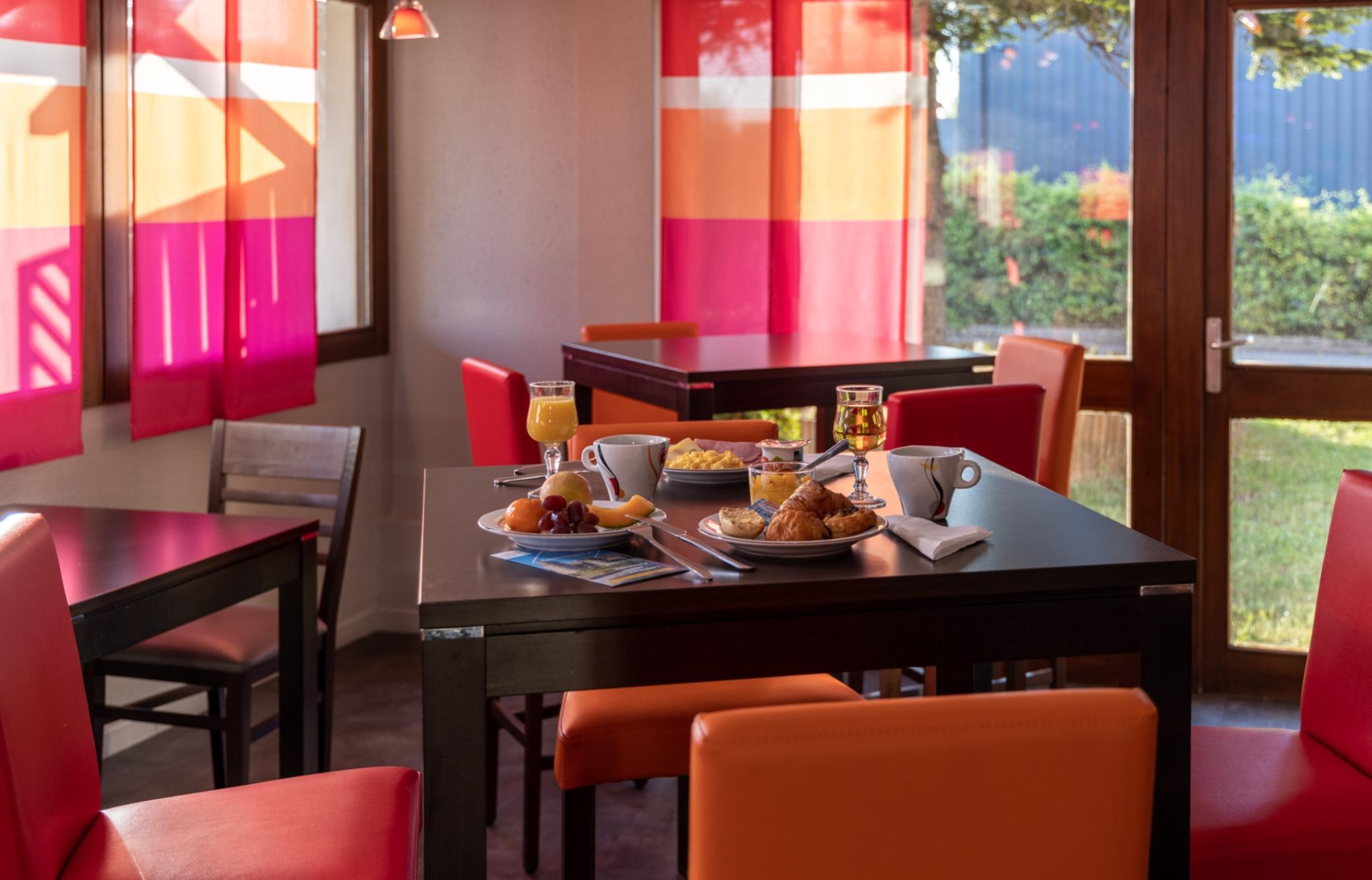 The Originals City, Hotel Macon Sud Chaintre ภายนอก รูปภาพ